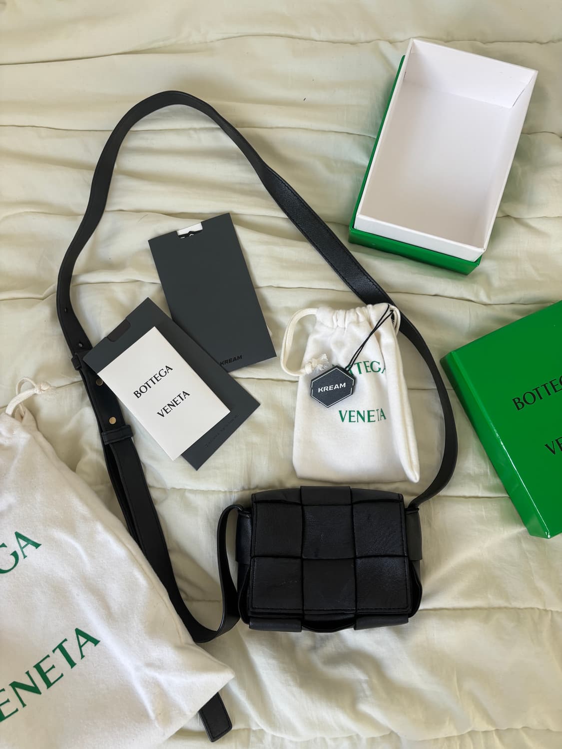 보테가베네타 미니 카세트백 블랙 상품이미지1