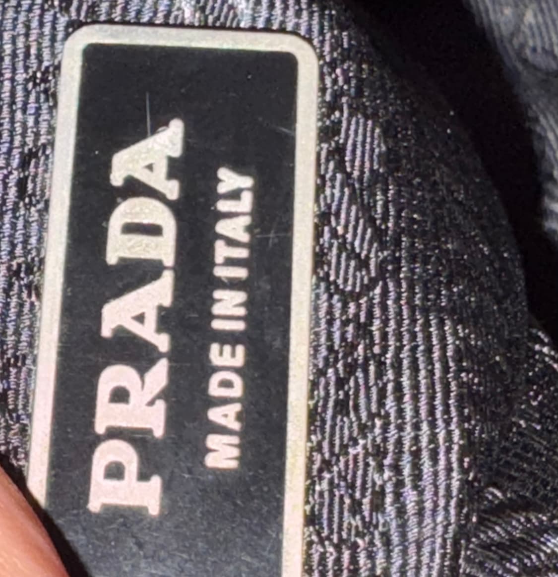 프라다 포코노 크로스백 블랙 상품이미지9