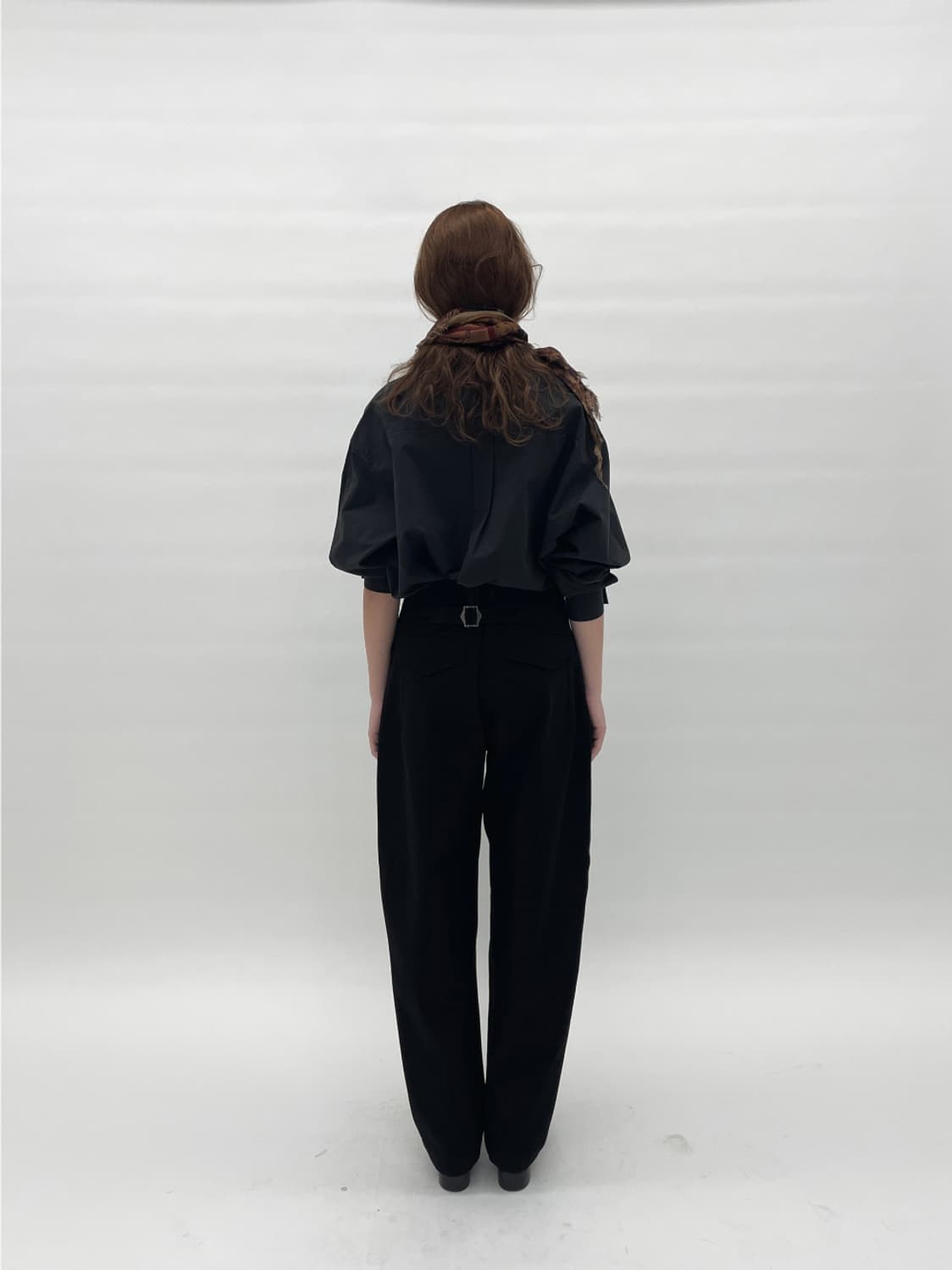 더하우스류 커브드 버클 팬츠 블랙 S 상품이미지3