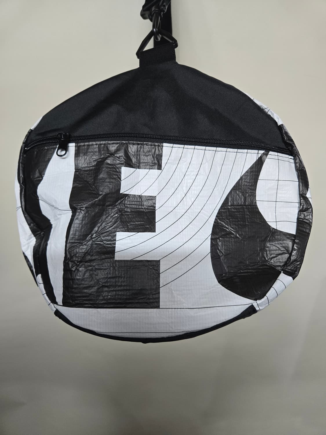 나이키 MOVE TO ZERO  리유저블 더플백 상품이미지4