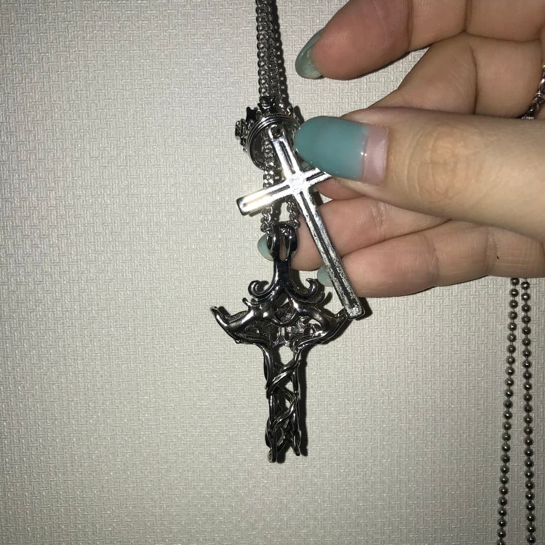 십자가 크라운 디테일 목걸이 상품이미지3