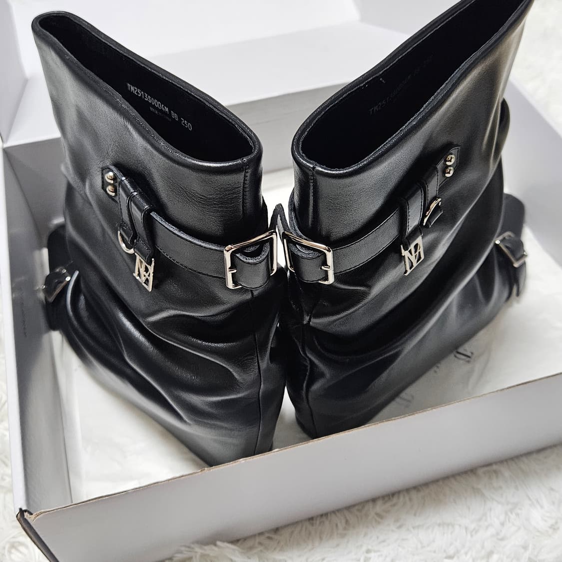 [250] 트리밍버드 슬라우치 볼륨 버클 부츠 /풀박스 상품이미지2