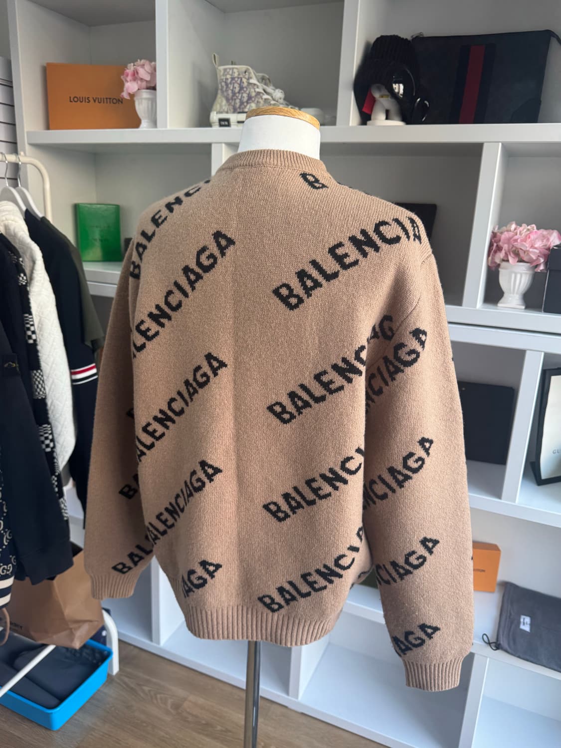 발렌시아가 멀티로고 니트 상품이미지2