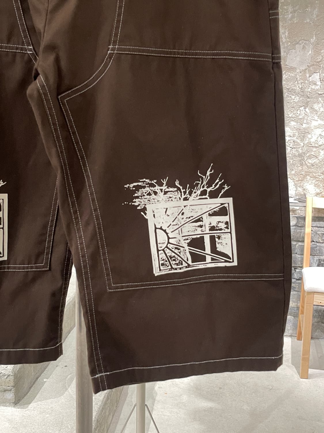 라스벳 브라운 워크 프린티드 카프리 팬츠 상품이미지5