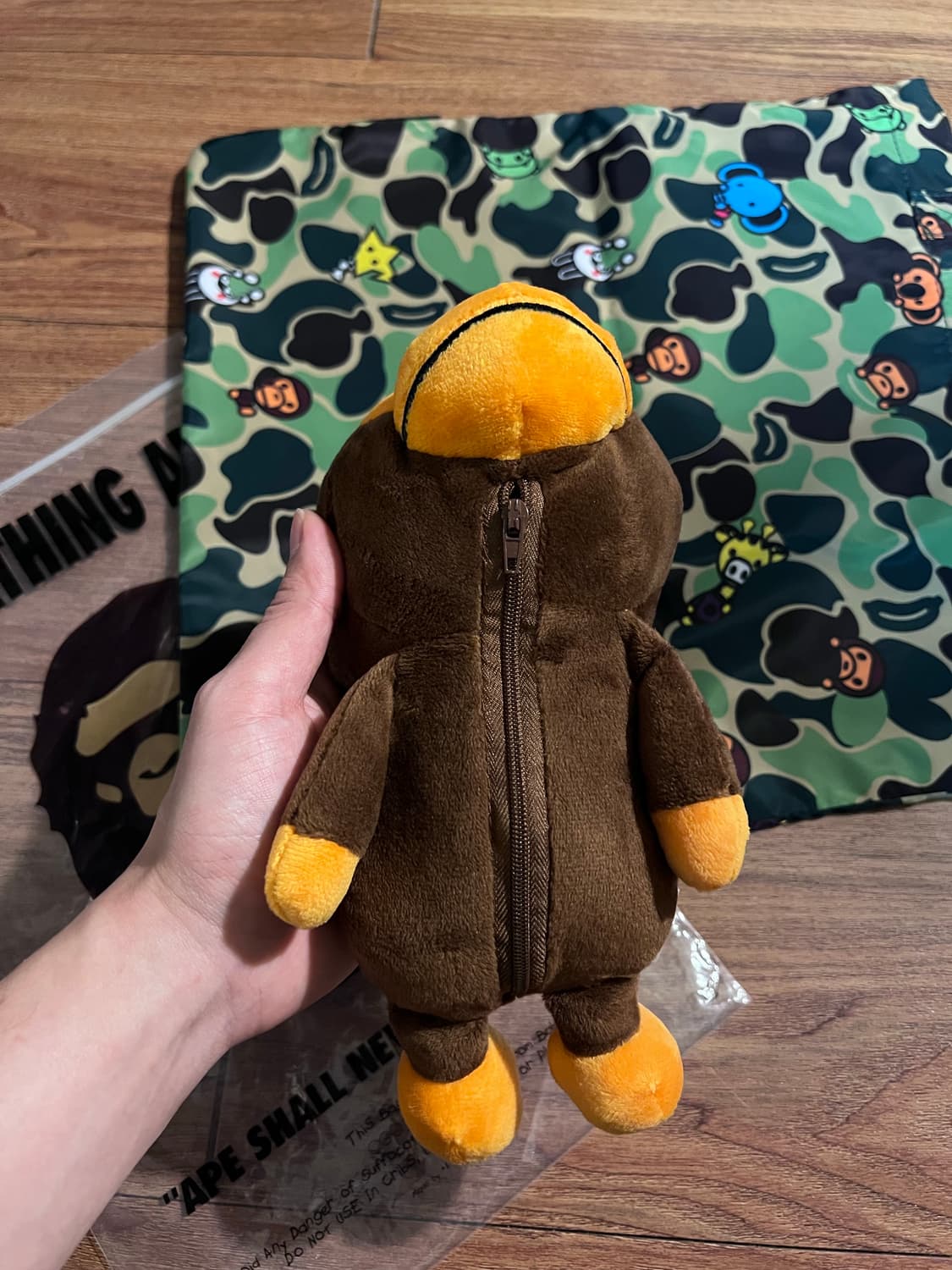 베이프 마일로 토트백 상품이미지3