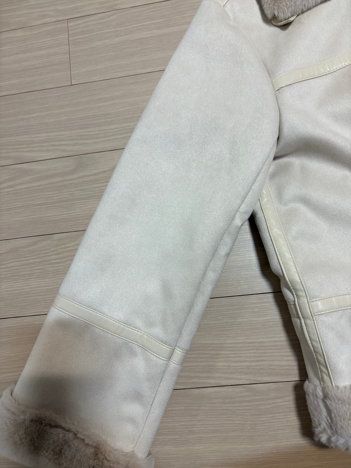 로엠 빅카라 무스탕 L 아이보리 상품이미지3