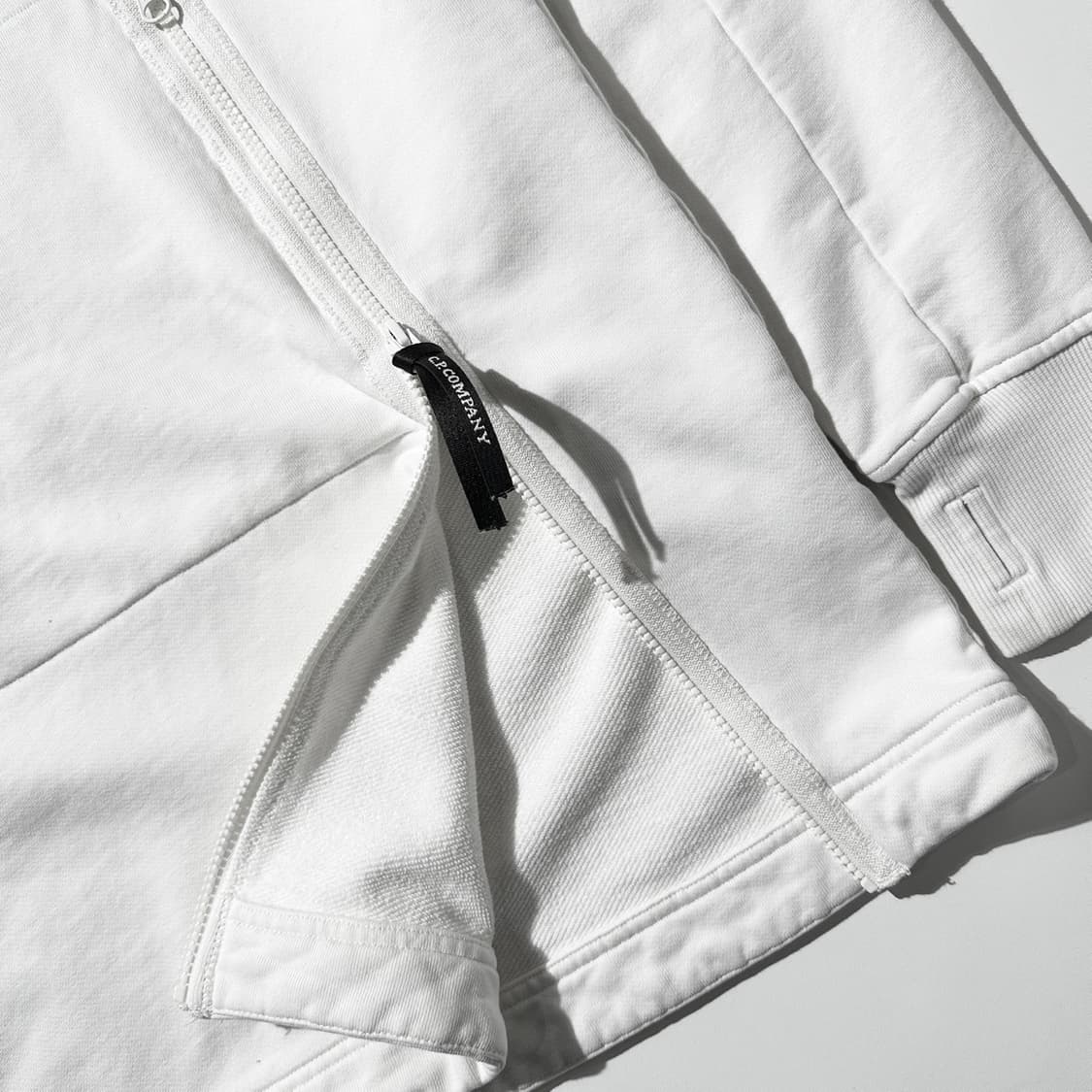 CP컴퍼니 사이드 렌즈 맨투맨 상품이미지7