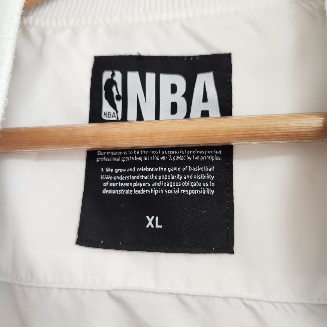 NBA 클리블랜드 캐벌리어스 항공자켓 상품이미지3