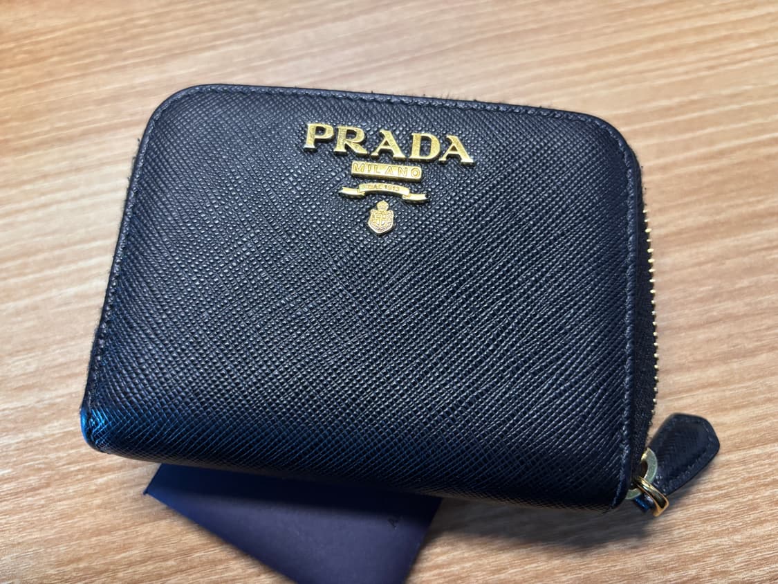 프라다 사피아노 로고 블랙 지퍼 반지갑 상품이미지6