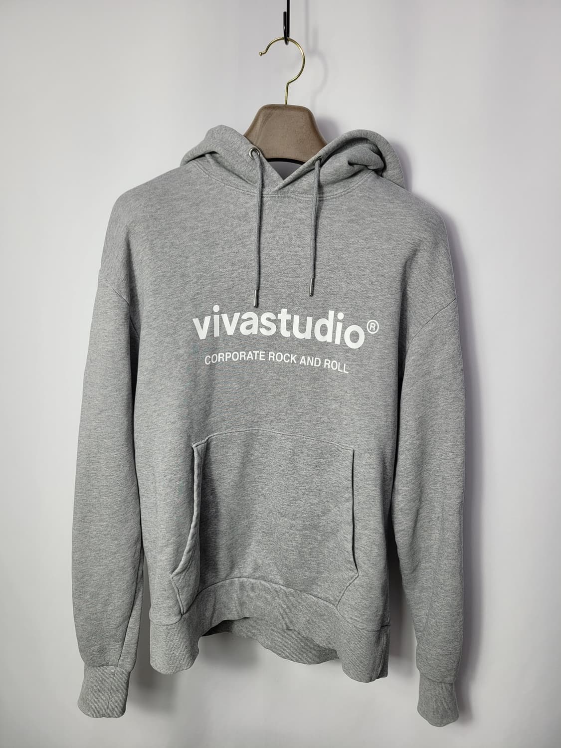 비바스튜디오 후드티 상품이미지1