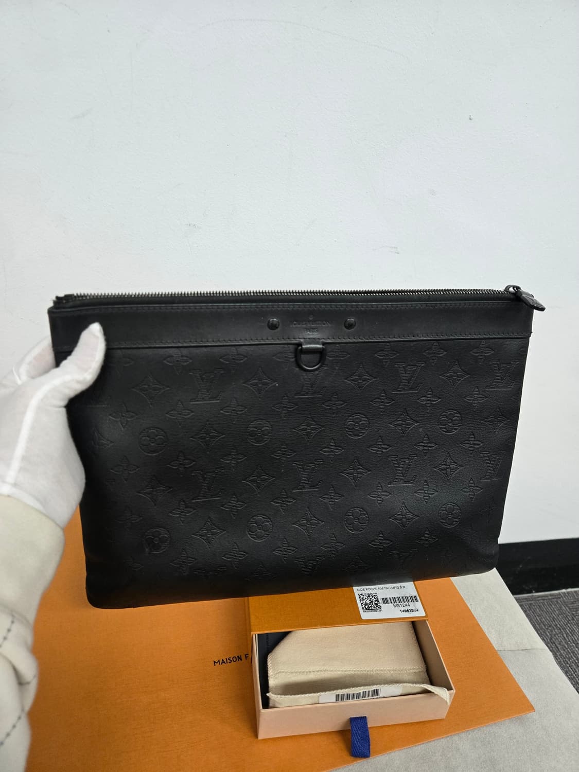 [보증서 정품] 루이비통 포쉐트 쉐도우 클러치백 상품이미지4