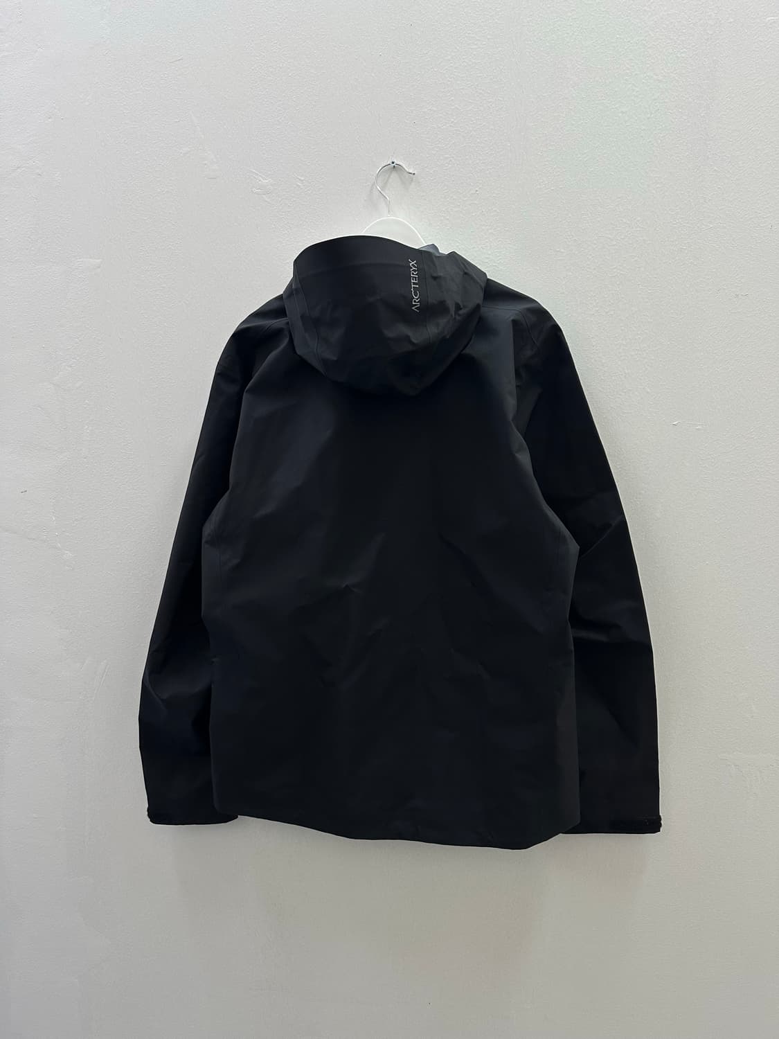 아크테릭스 베타 M 블랙 바람막이 상품이미지3