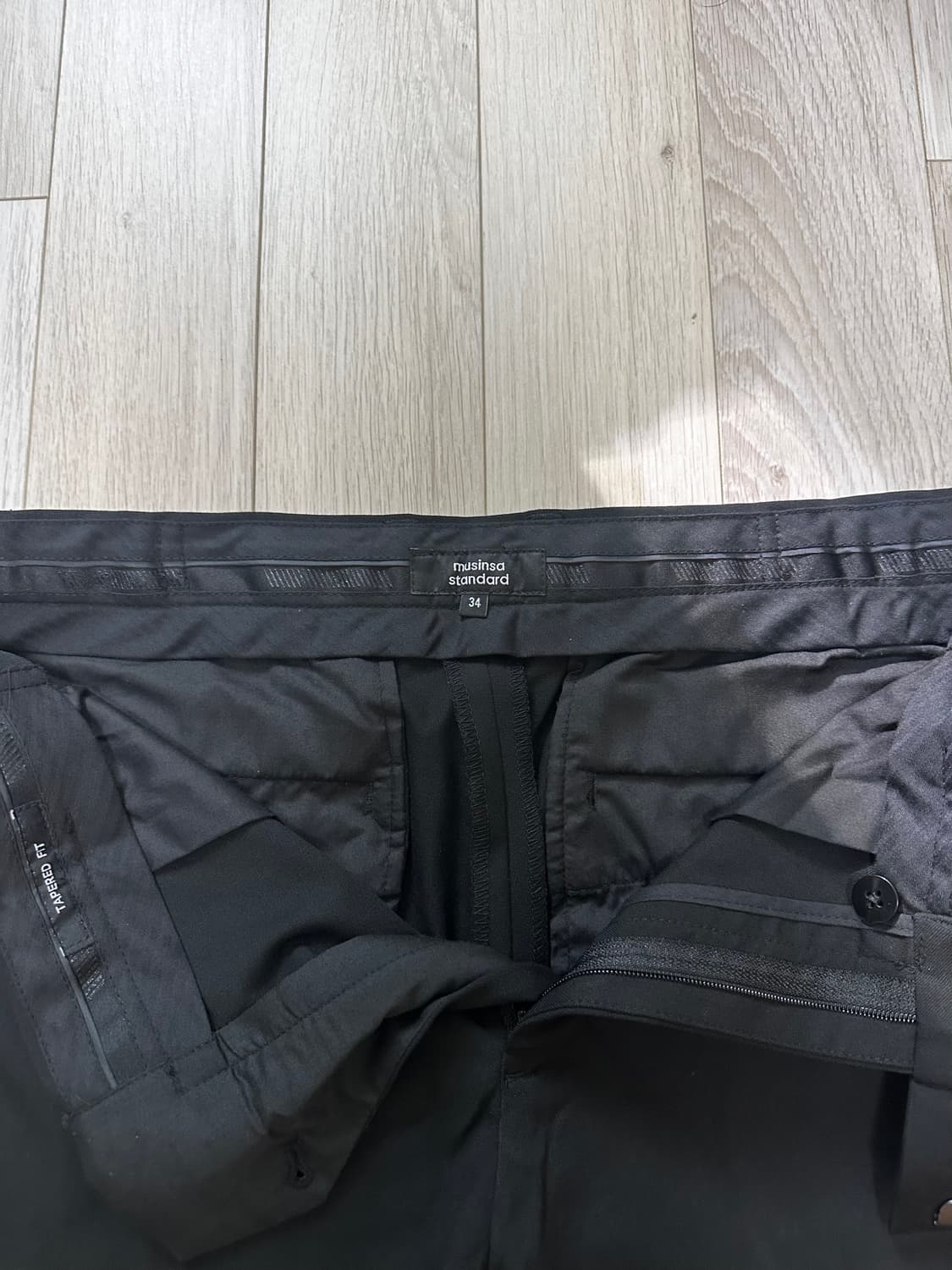 무신사 스탠다드 릴렉스드 히든 밴딩 크롭 슬랙스 블랙 상품이미지3