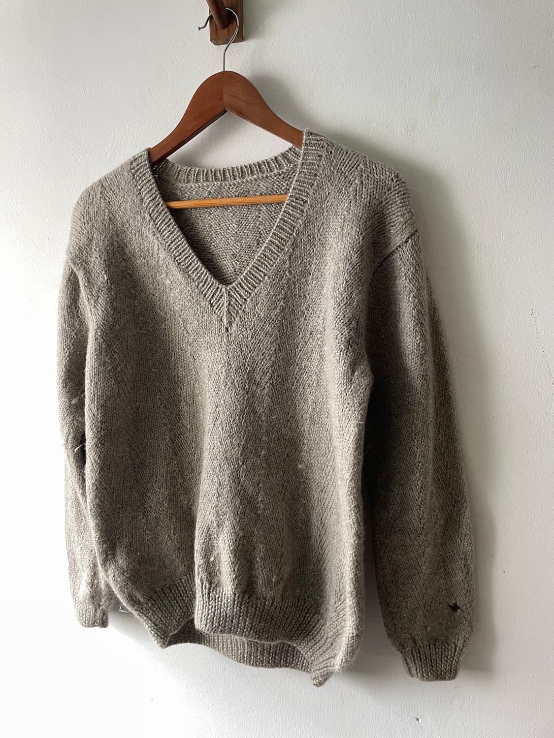 90's JPN Vintage Wool V-neck Knit 상품이미지3