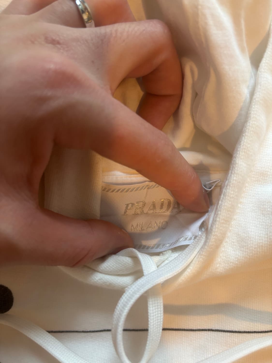 프라다 남성 로고 코튼 후드 티셔츠 상품이미지3