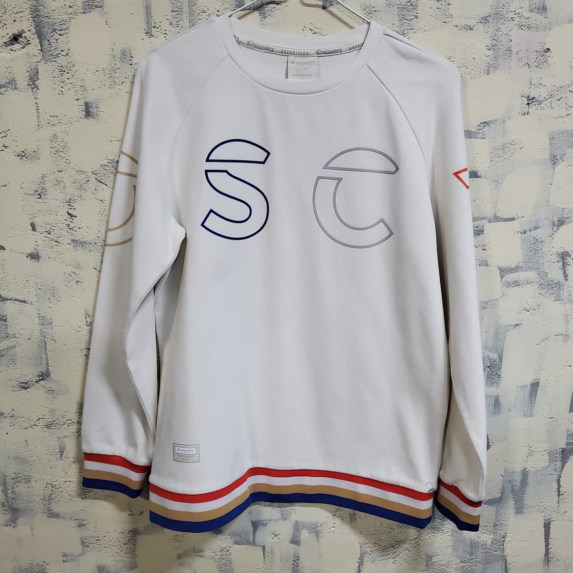 디스커버리 SC 로고 맨투맨 화이트  상품이미지1