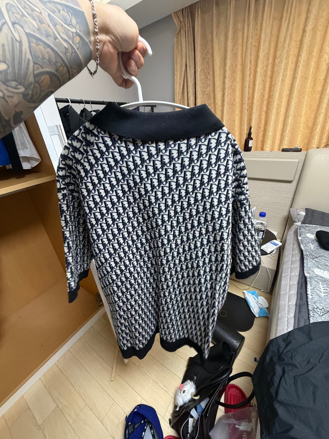 디올오블리크 카라티 상품이미지2