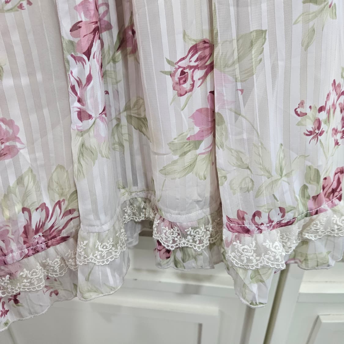 엑시즈팜(axes femme) 앤틱 쉐비 와인핑크 로즈 레이스 스커트 상품이미지7