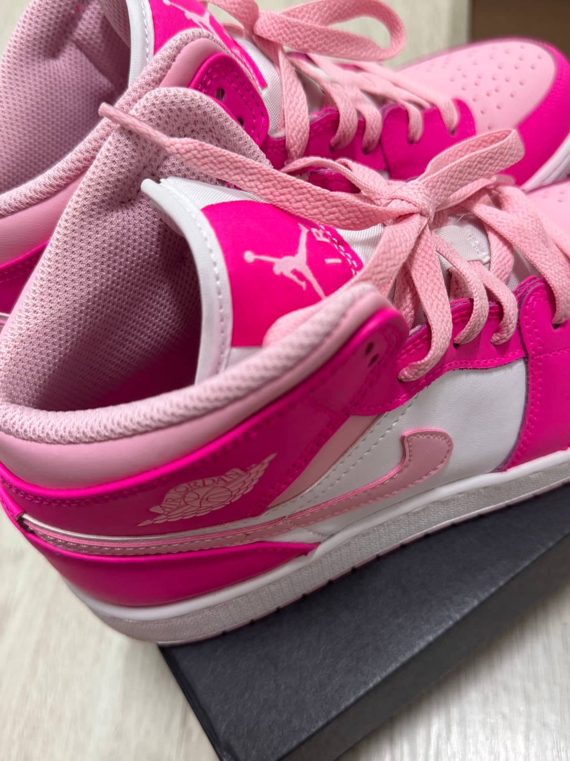 조던1 로우 핑크 240 상품이미지2