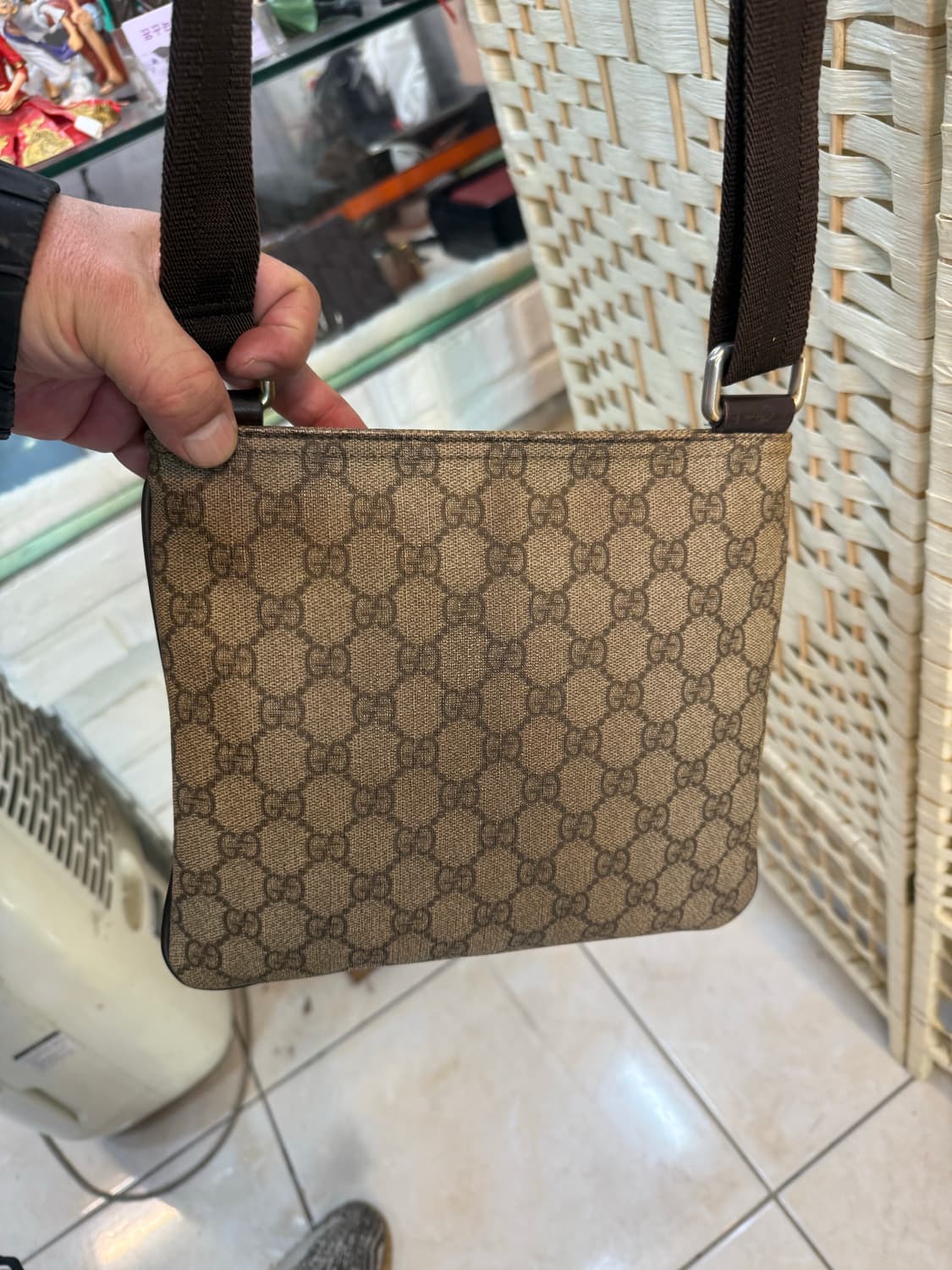 정품 구찌 수프림 크로스백 팝니다 상품이미지4