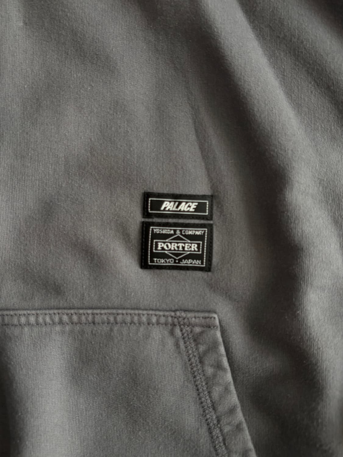 [Palace X Porter Tri-Ferg Hoodie Gray] 상품이미지4