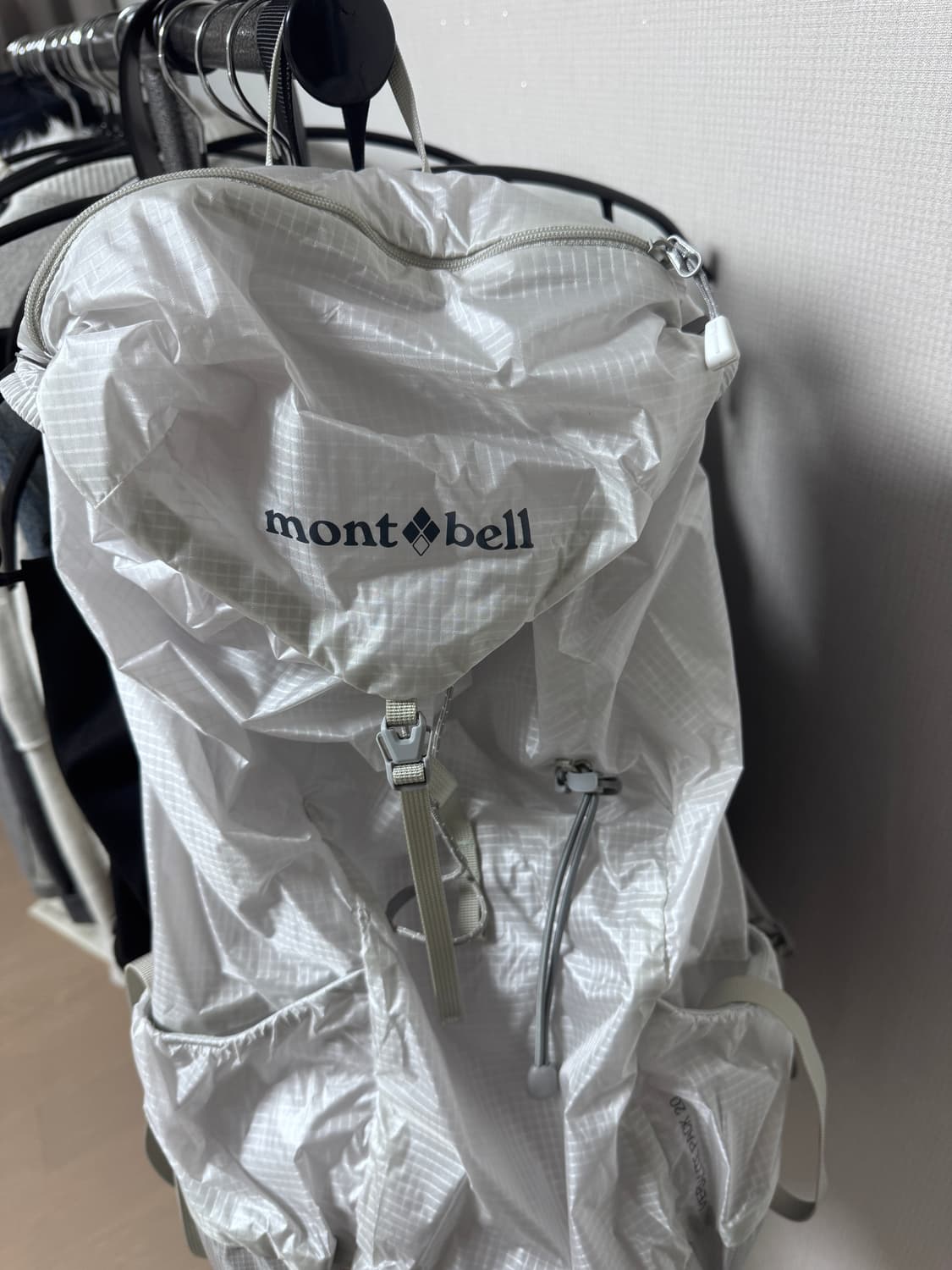 몽벨 버사라이트 백 화이트 상품이미지1