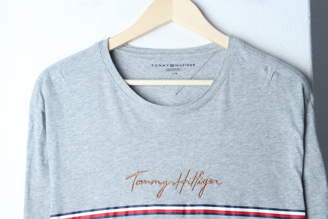 (L-XL) 타미힐피거 반팔 티셔츠 레터링 그레이 올드스쿨-H32976 상품이미지3