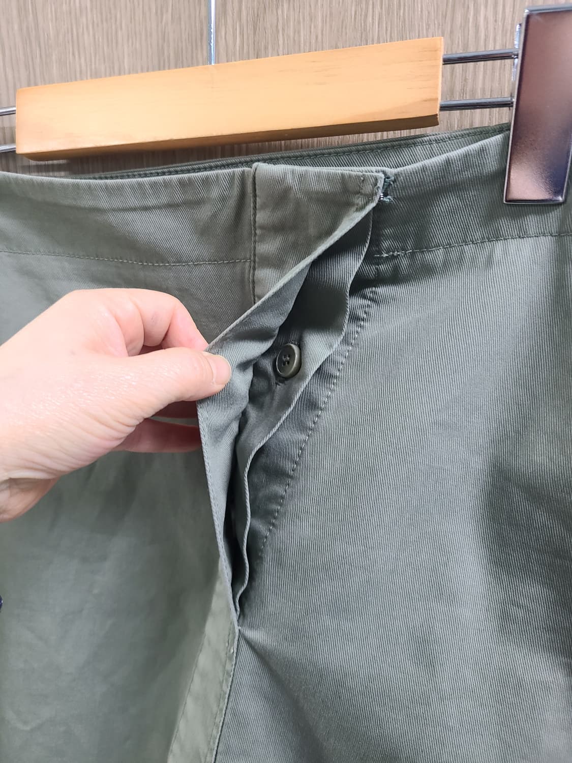 띠어리 면스판 언밸런스 스커트 카키 2 상품이미지2