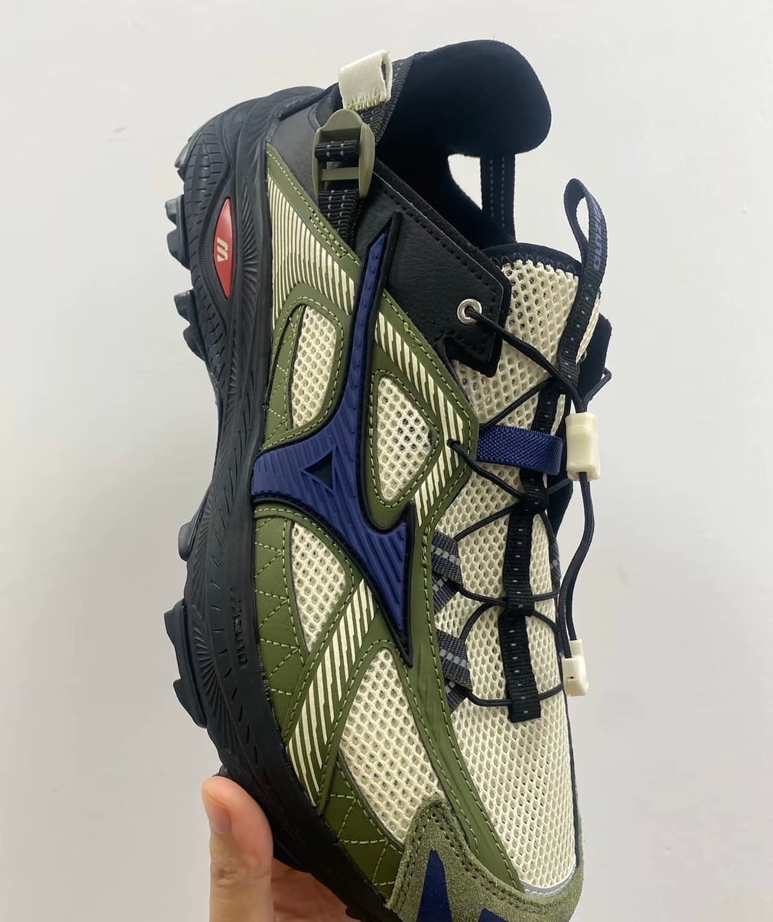 미즈노 레이서 트레일 SE 카키 운동화 상품이미지2