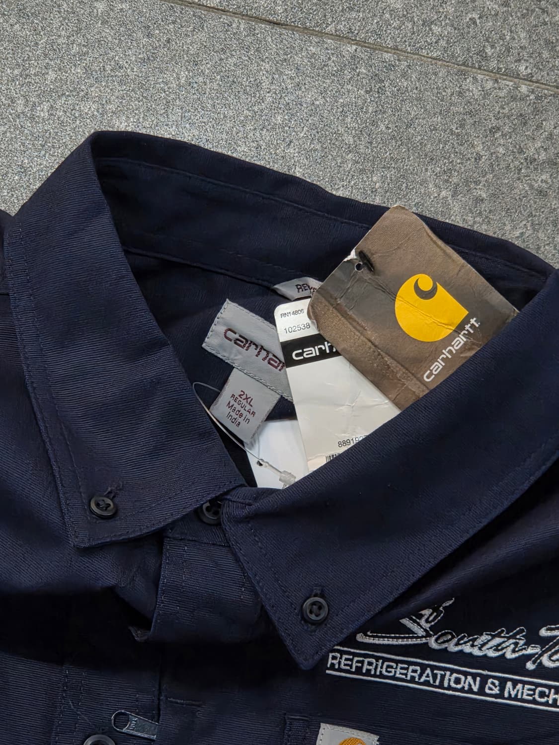 칼하트 네이비 레터링 반팔셔츠 상품이미지3