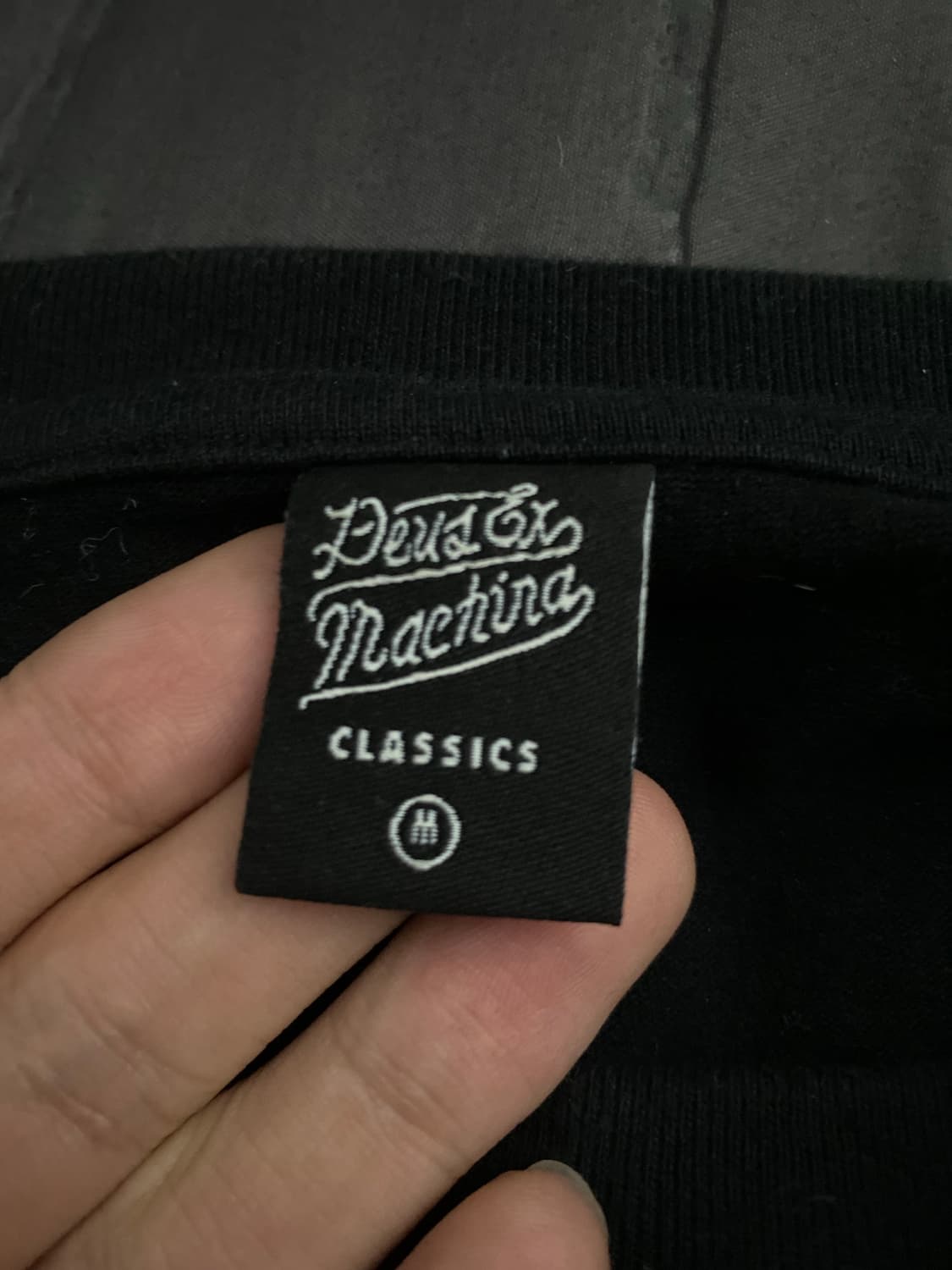 데우스 엑스 마키나 롱슬리브 M 상품이미지2