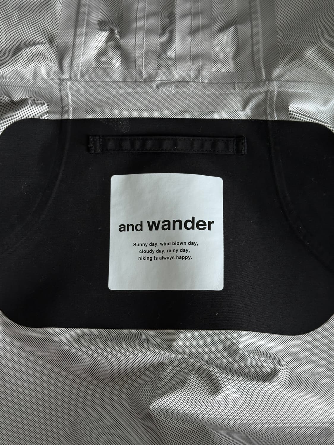 [L] and wander 2.5L 하이커 레인 자켓 블랙 상품이미지4