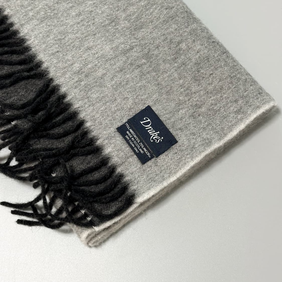 [Drakes] 드레익스 더블페이스 머플러(그레이&차콜) 상품이미지3