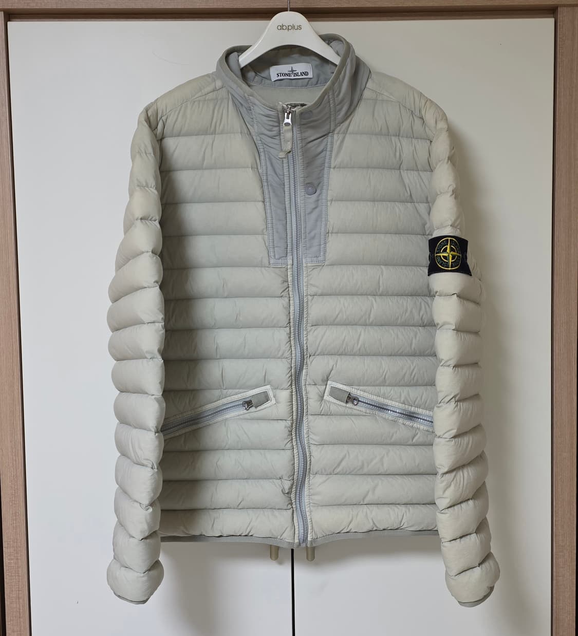 스톤아일랜드 룸우븐 논 후드 경량패딩 상품이미지2