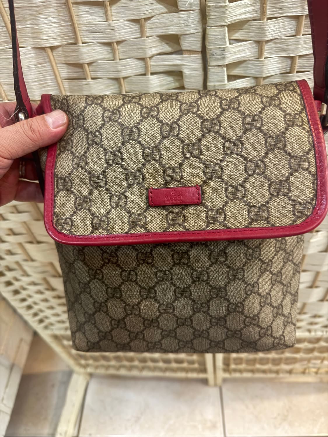 정품 구찌 GG 수프림 크로스백 팝니다 상품이미지2