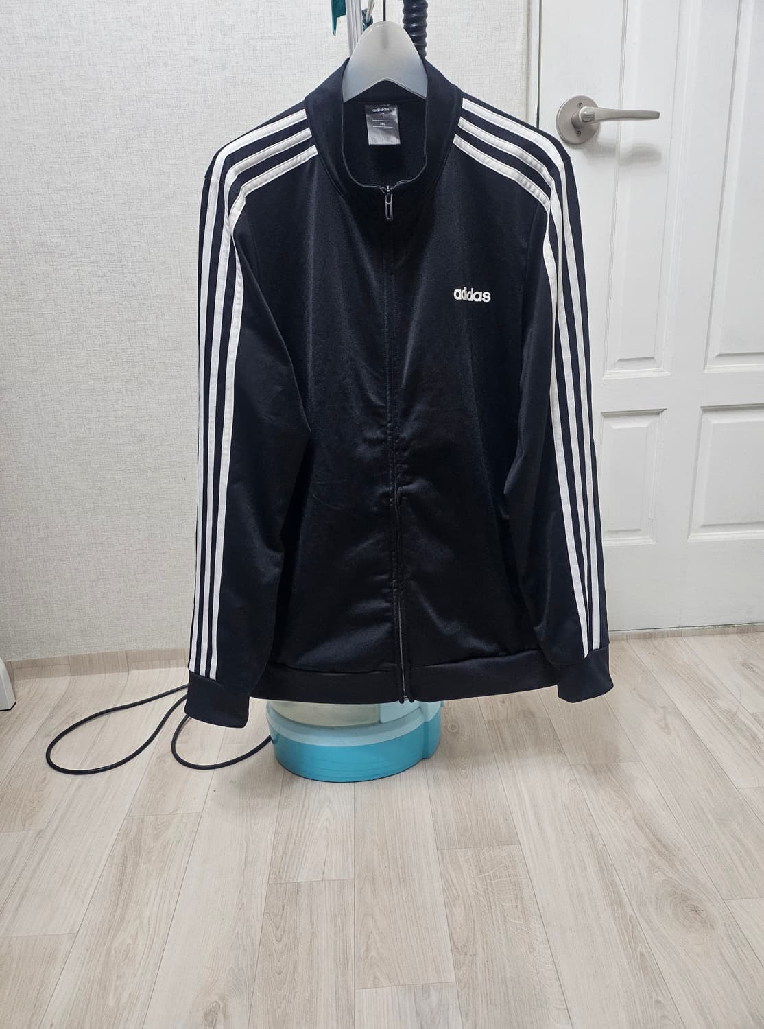 (110)2XL ☆초대장급☆ 아디다스 에센셜 [검흰] 트랙탑져지 상품이미지1