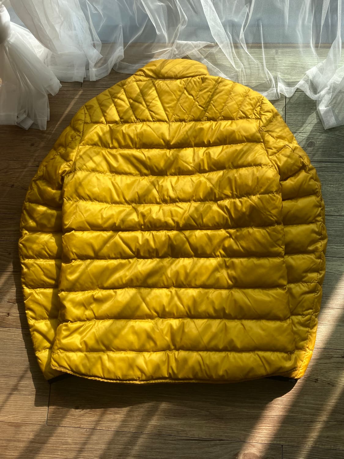 C.P.컴퍼니 덕다운 겨자 경량 패딩 상품이미지5