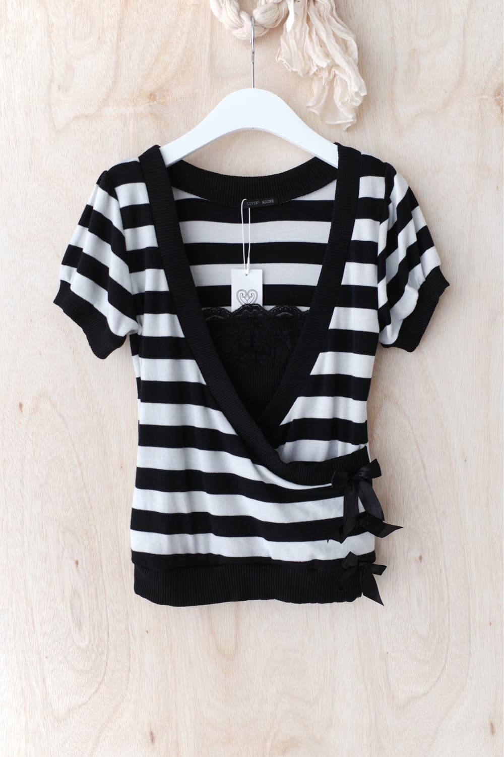 stripe lace half T 상품이미지1