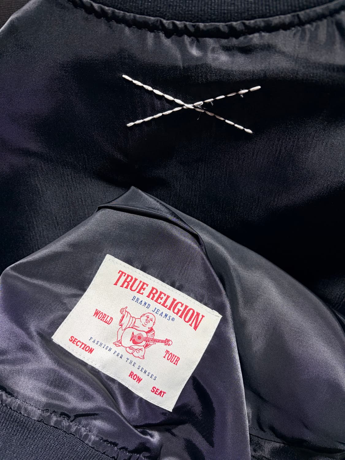 L 트루릴리전 RED 스티치 글로시 바시티 상품이미지4