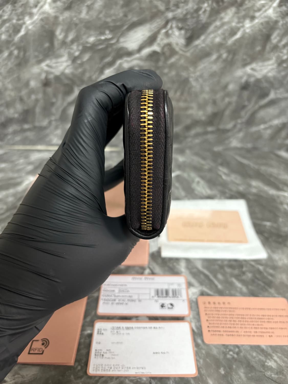 미우미우 마테라쎄 나파 가죽 동전 지갑 상품이미지5