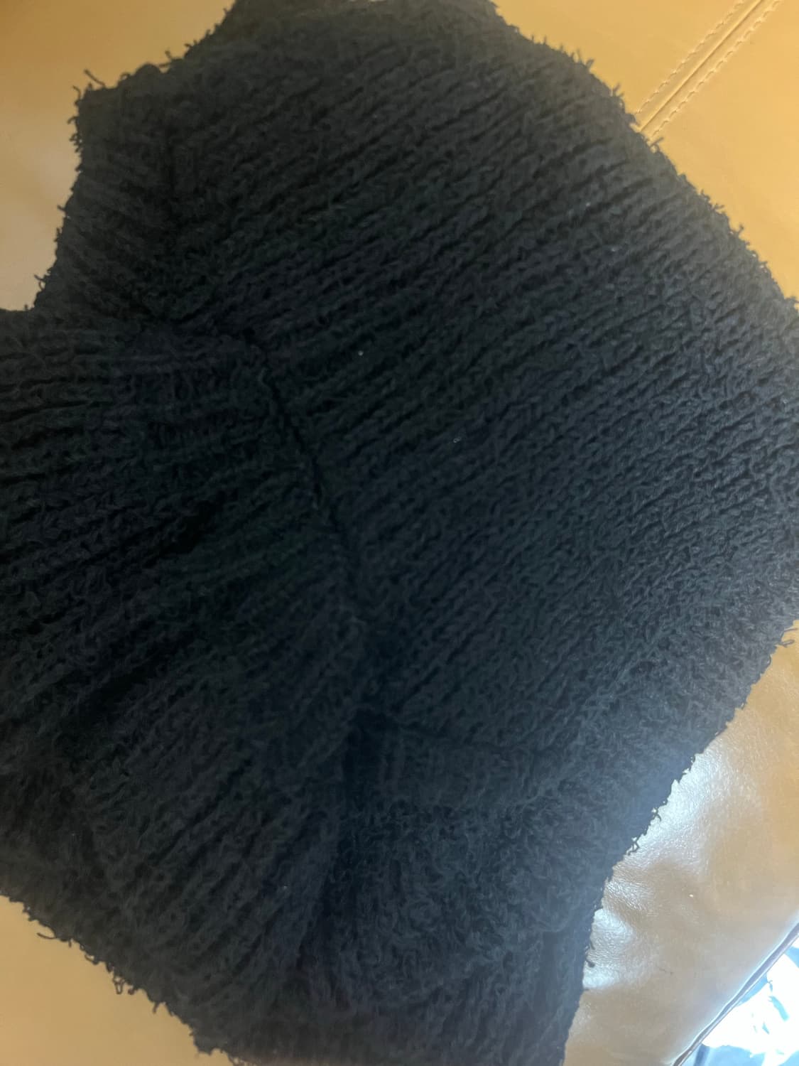 쓰리타임즈 러플 니트 베스트 블랙 상품이미지4