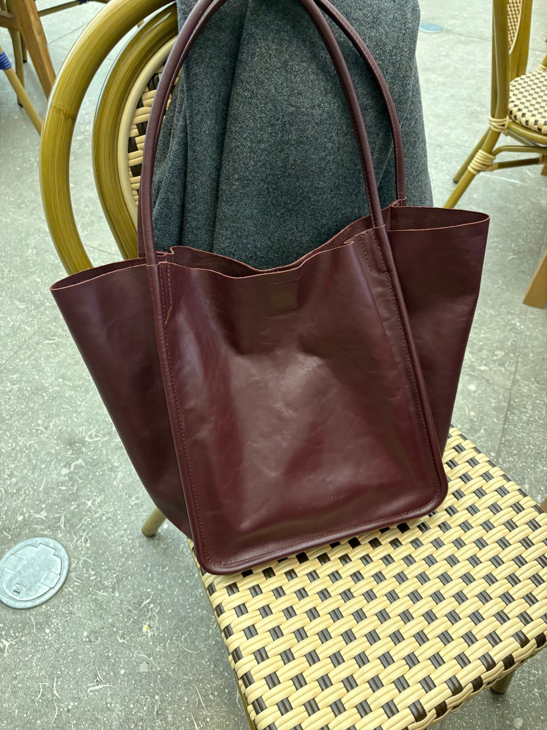 프로엔자슐러 레더 토트백 버건디, 더로우 르메르 상품이미지1