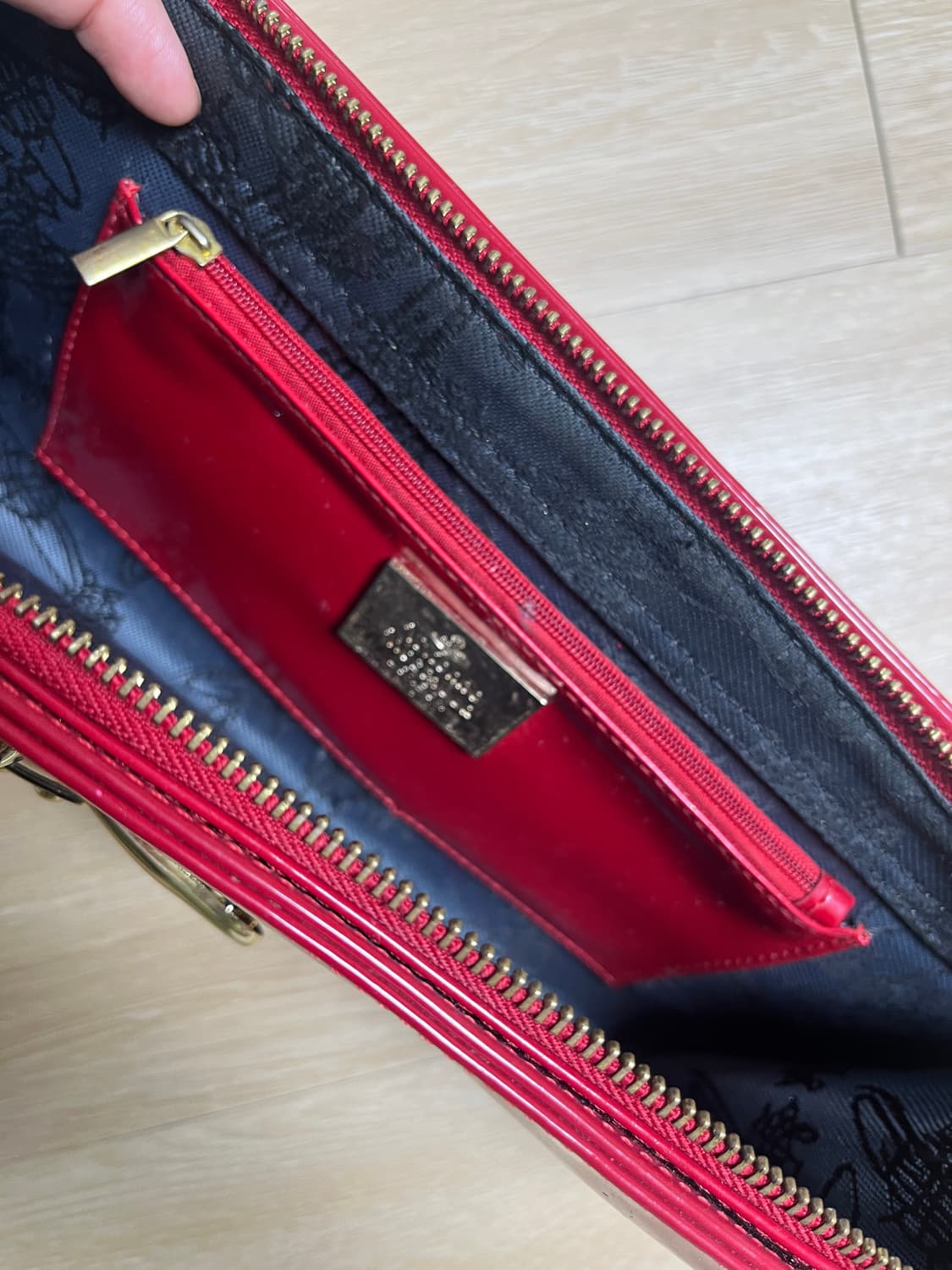 비비안웨스트우드 애나멜 클러치 가방 상품이미지4