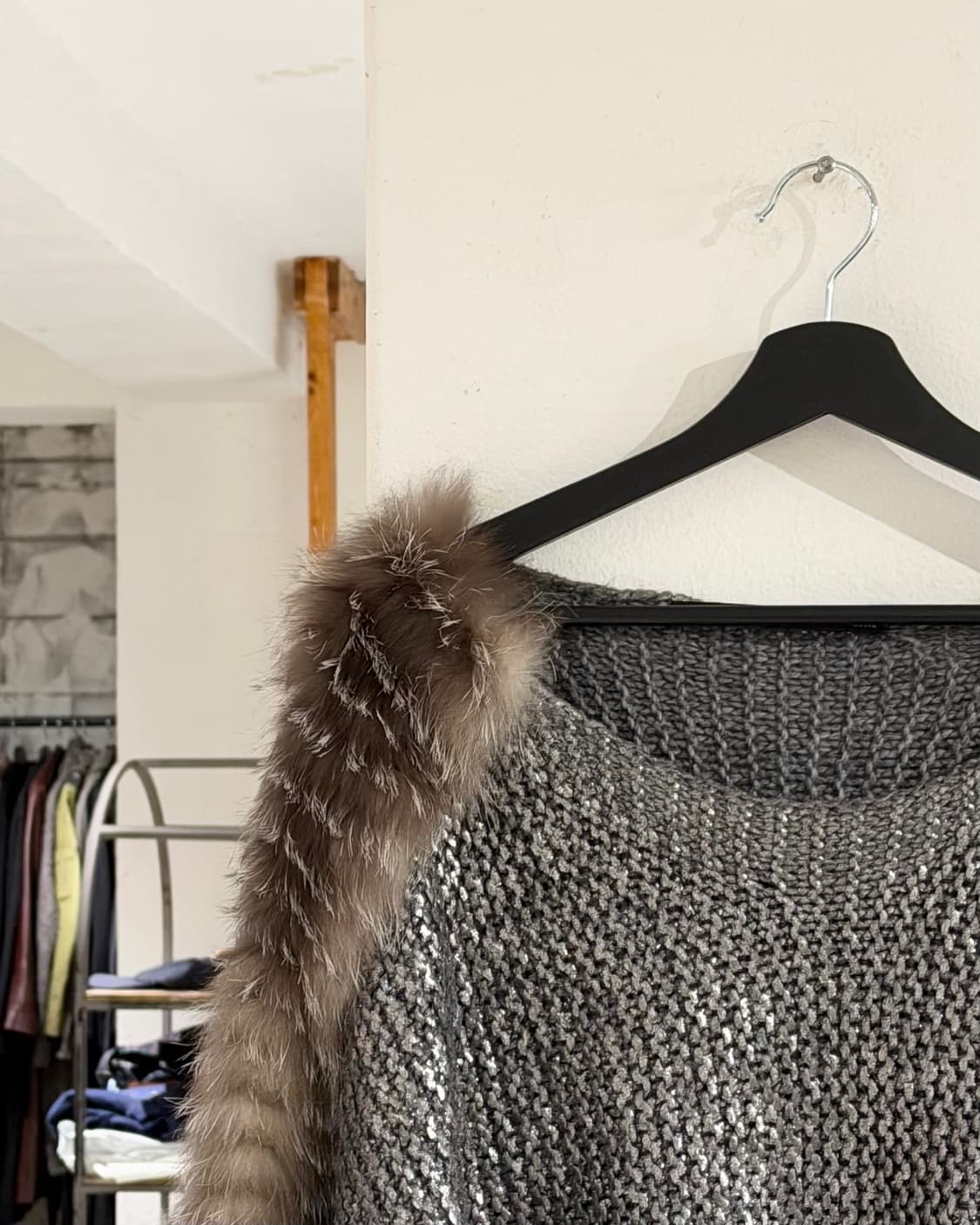 마시모 아르디조네 실버 메탈릭 니트 퍼 트리밍 판초 상품이미지2