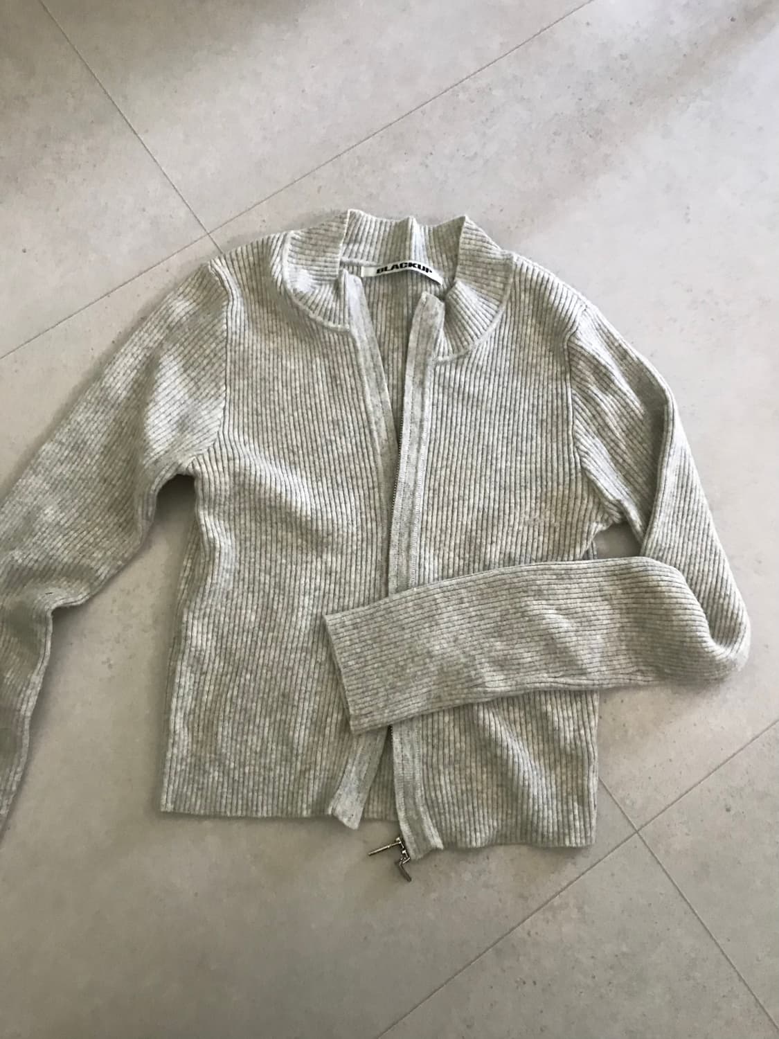 블랙업 니트 집업 판매 상품이미지2