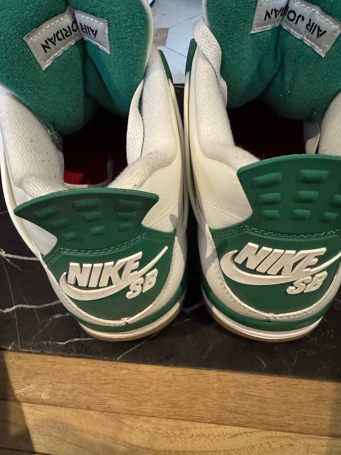 조던4 sb파인그린 260팝니다. 서태웅신발 상품이미지3