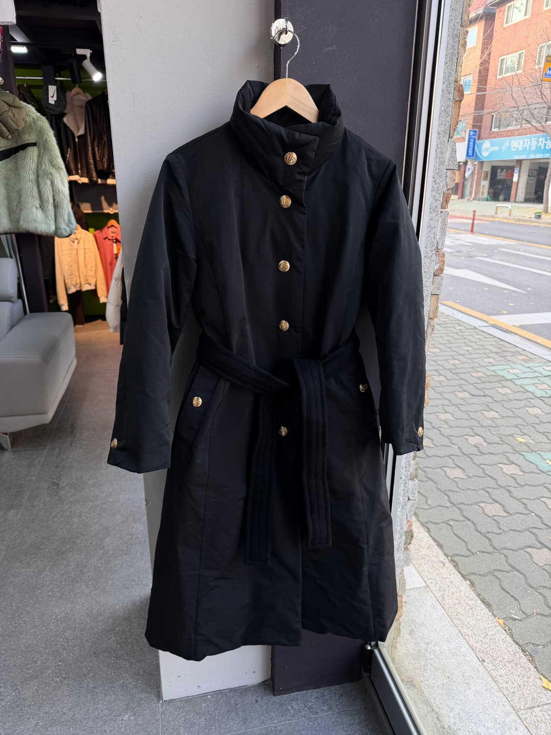 82/ 오브제 23FW 금장버튼 구스 패딩코트 상품이미지2