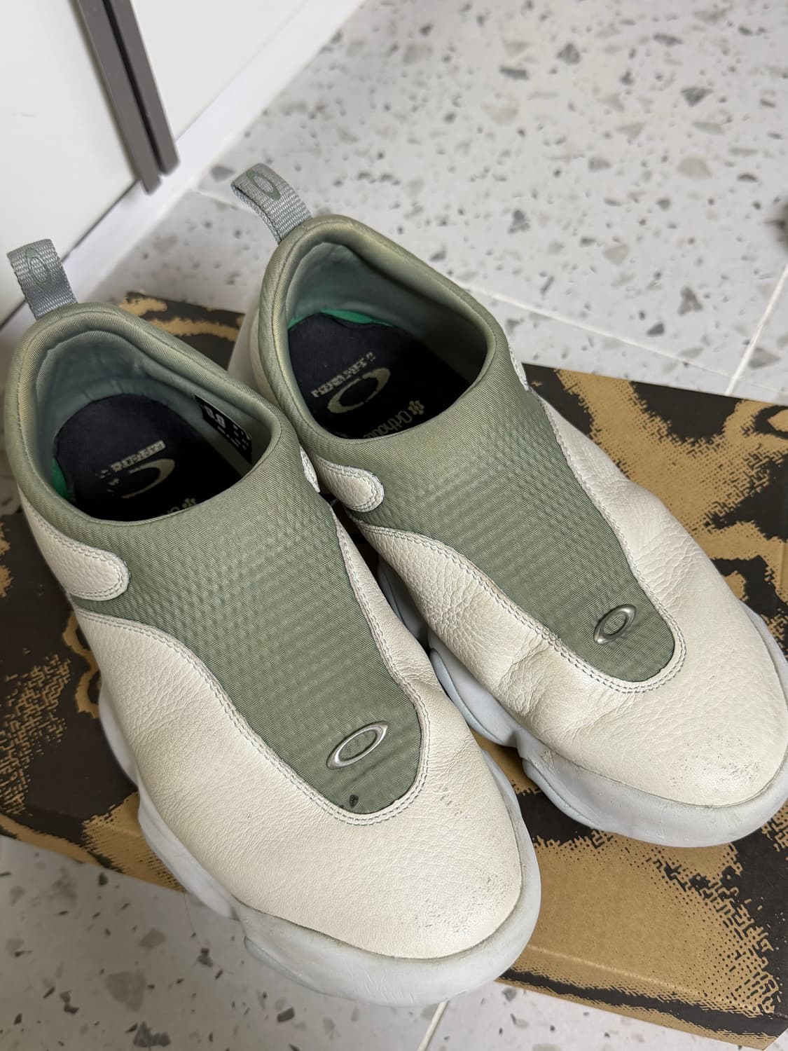 [270] 오클리 팩토리팀 브레인데드 스웨이드 플래시 릴리 패드 화이트 상품이미지2