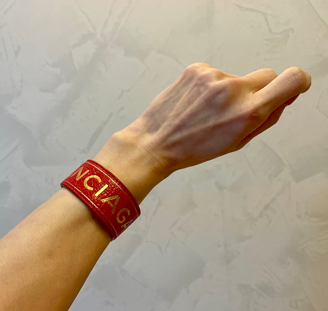 발렌시아가 Balenciaga 로고 커프 레더 팔찌 레드 M  상품이미지6