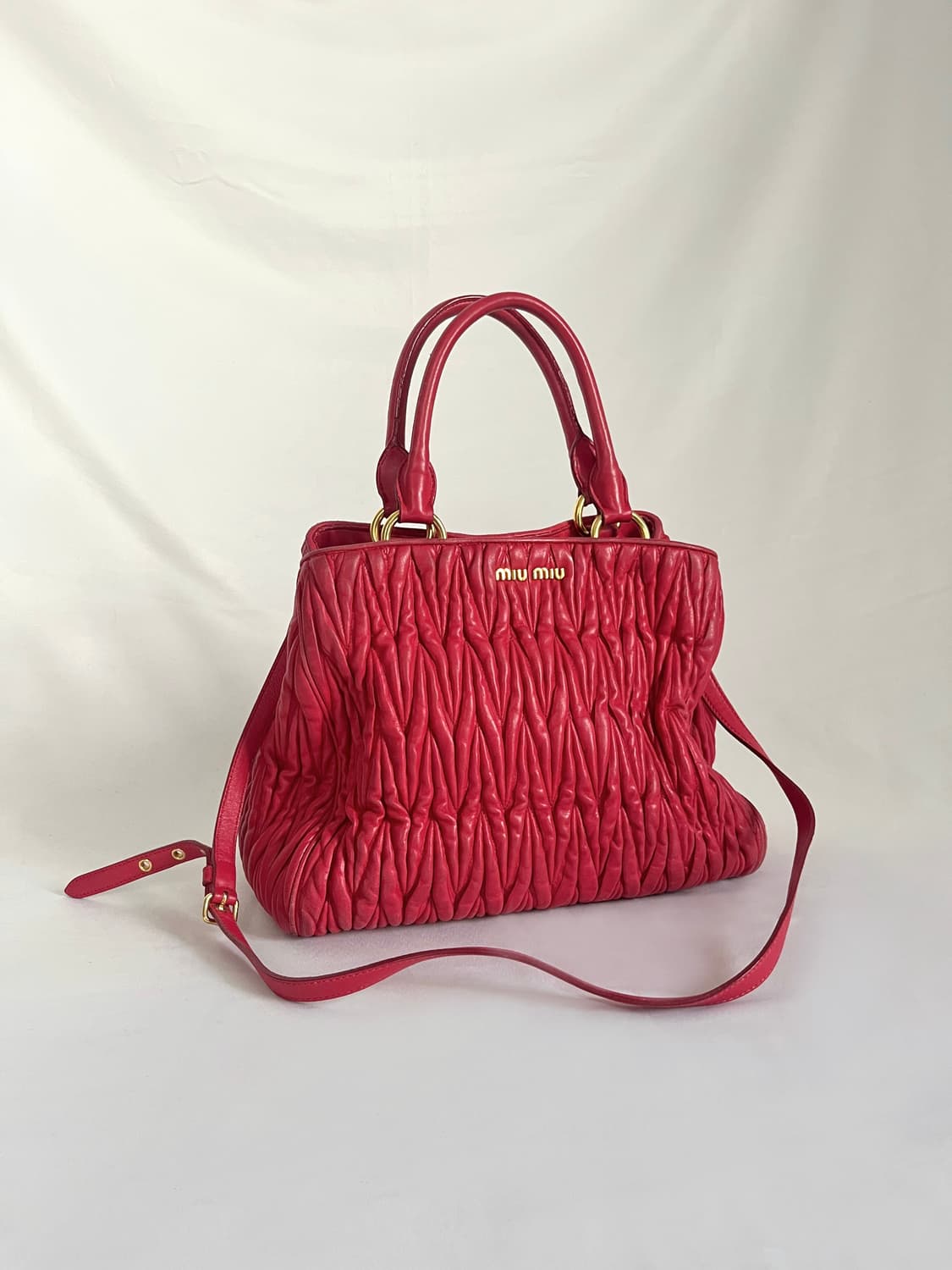 미우미우 2-way 마테라쎄 레더 백 상품이미지1